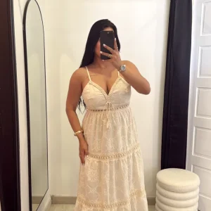 Vestido comprido bordado